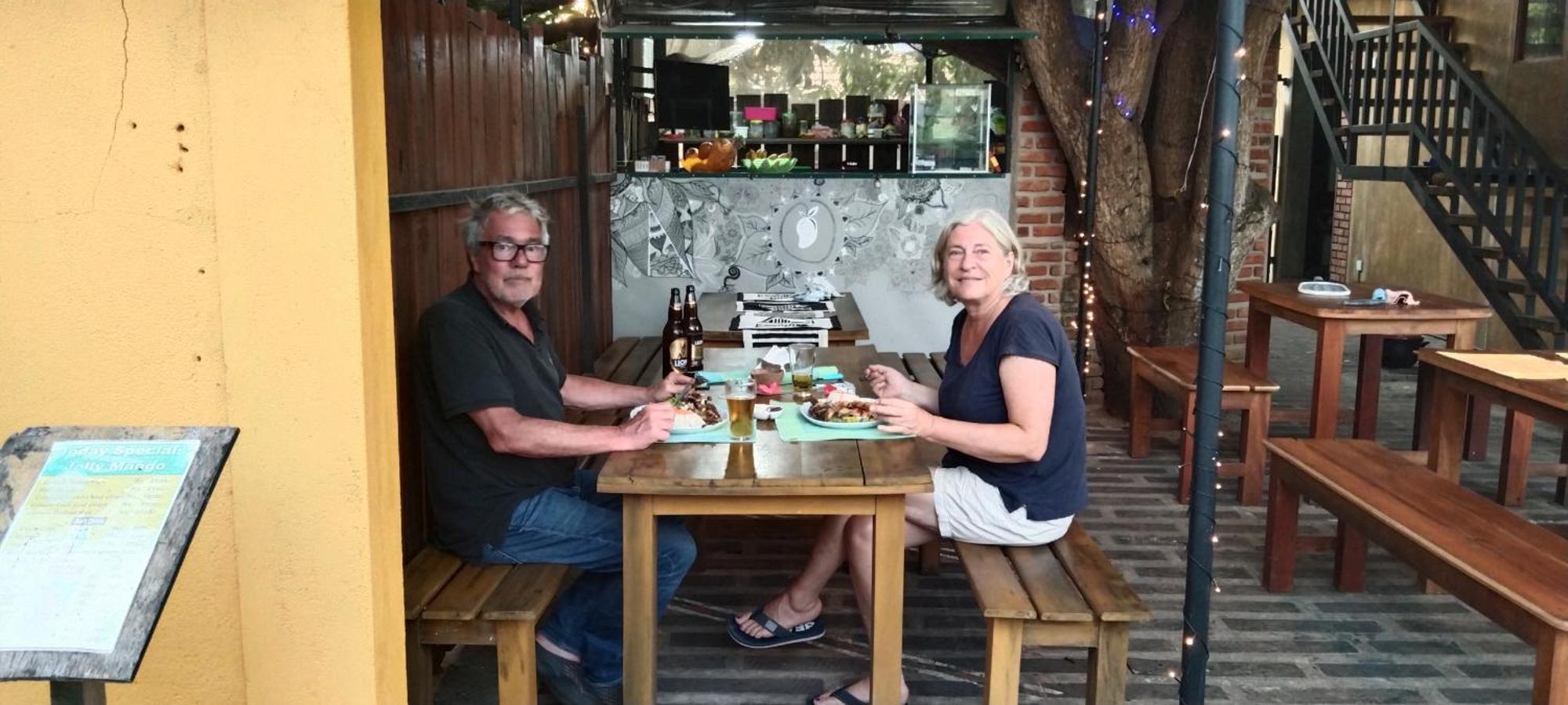 Bed and Breakfast Pick & Go White House Negombo Exterior foto